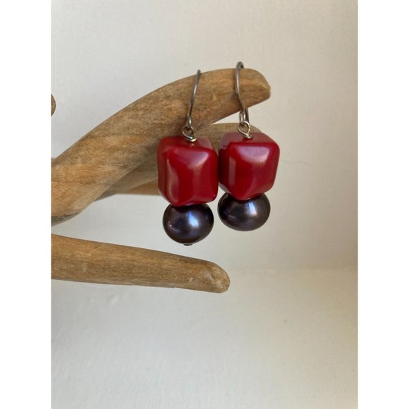 Goregous Coral and Black Pearl Drop Pierced Earrings- READ - Picture 2 of 4